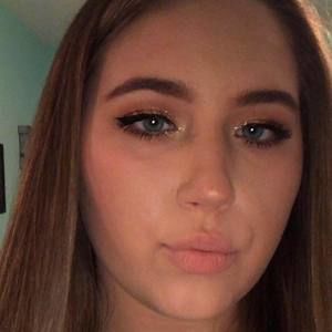 Meet your Posher, Mia